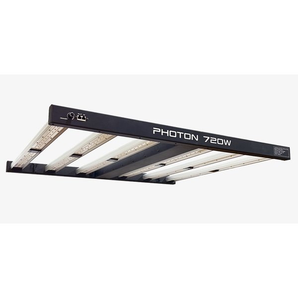 Panel EvoGrow PHOTON 720W apagado, vista en perspectiva